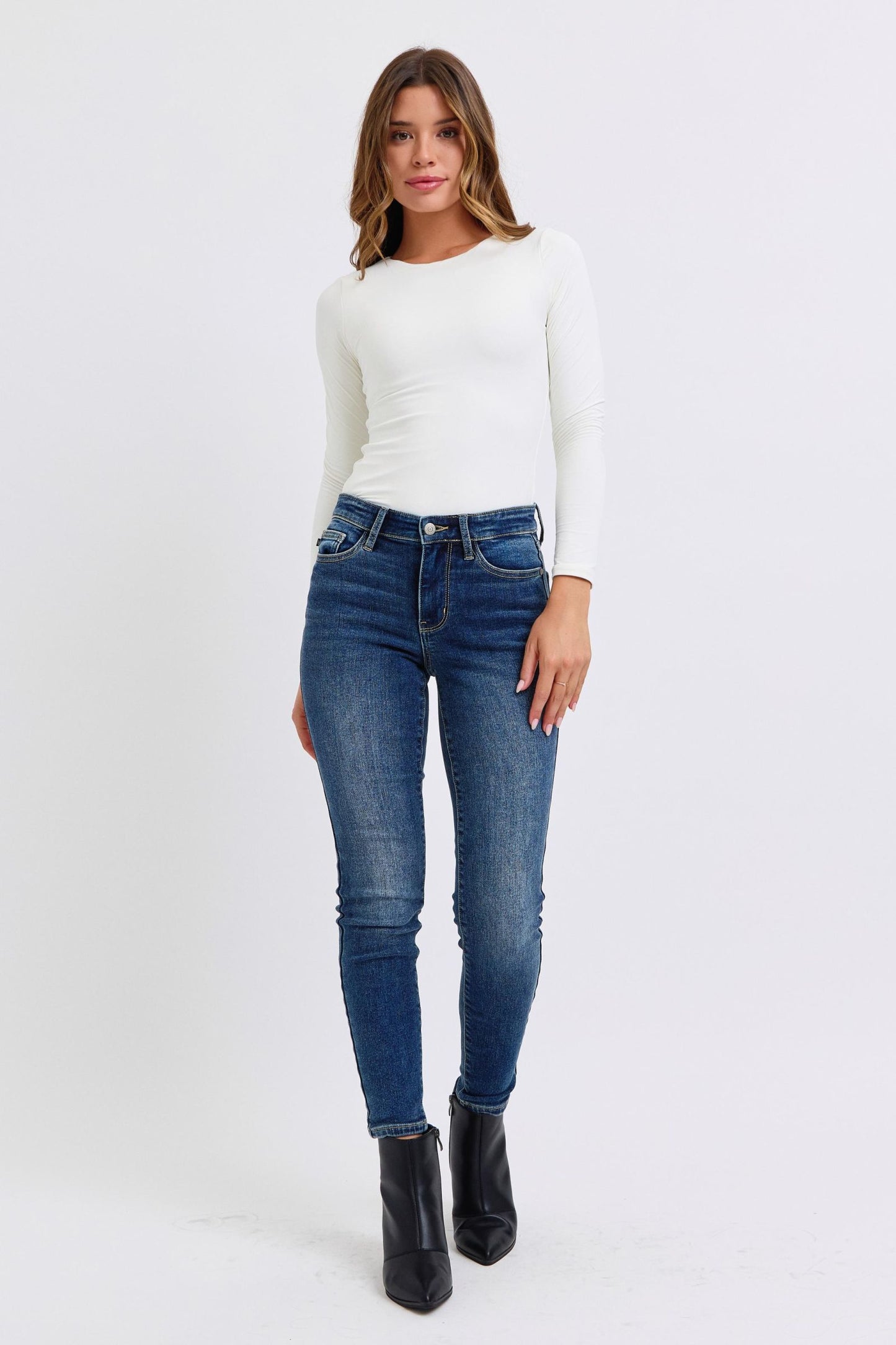 Judy Blue Mid-Rise Waist Skinny Jeans